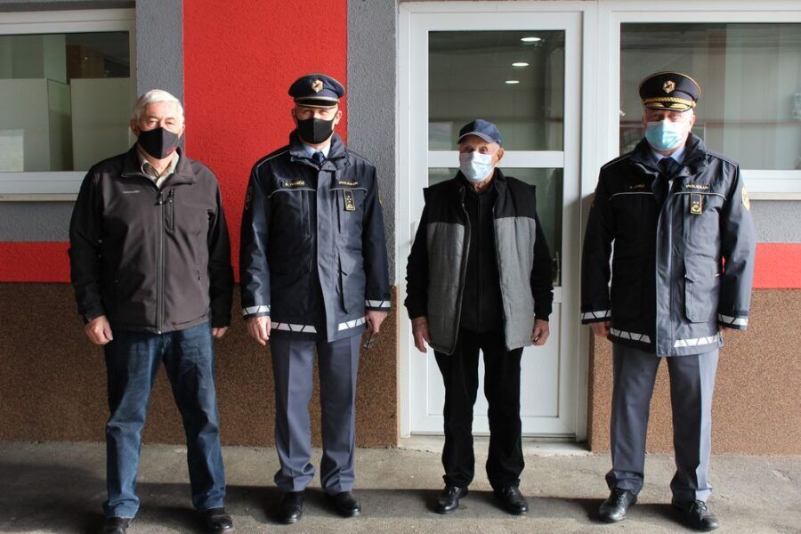 V. d. generalnega direktorja policije Andrej Jurič obiskal policista 100-letnika