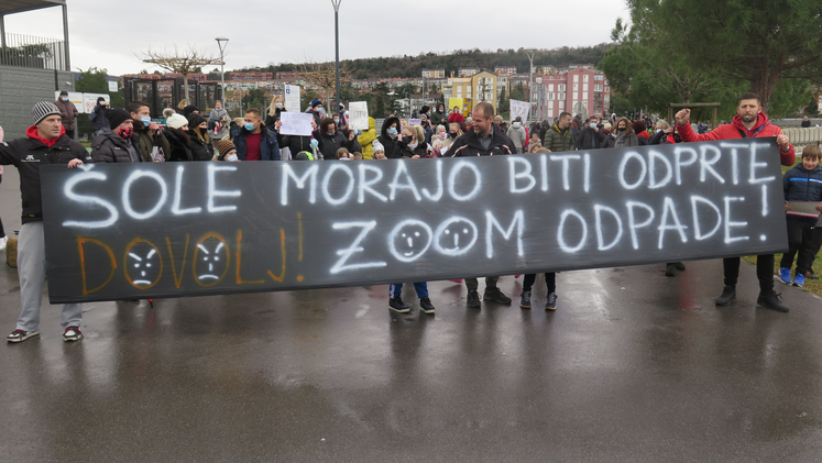 protesti koper - dijak
