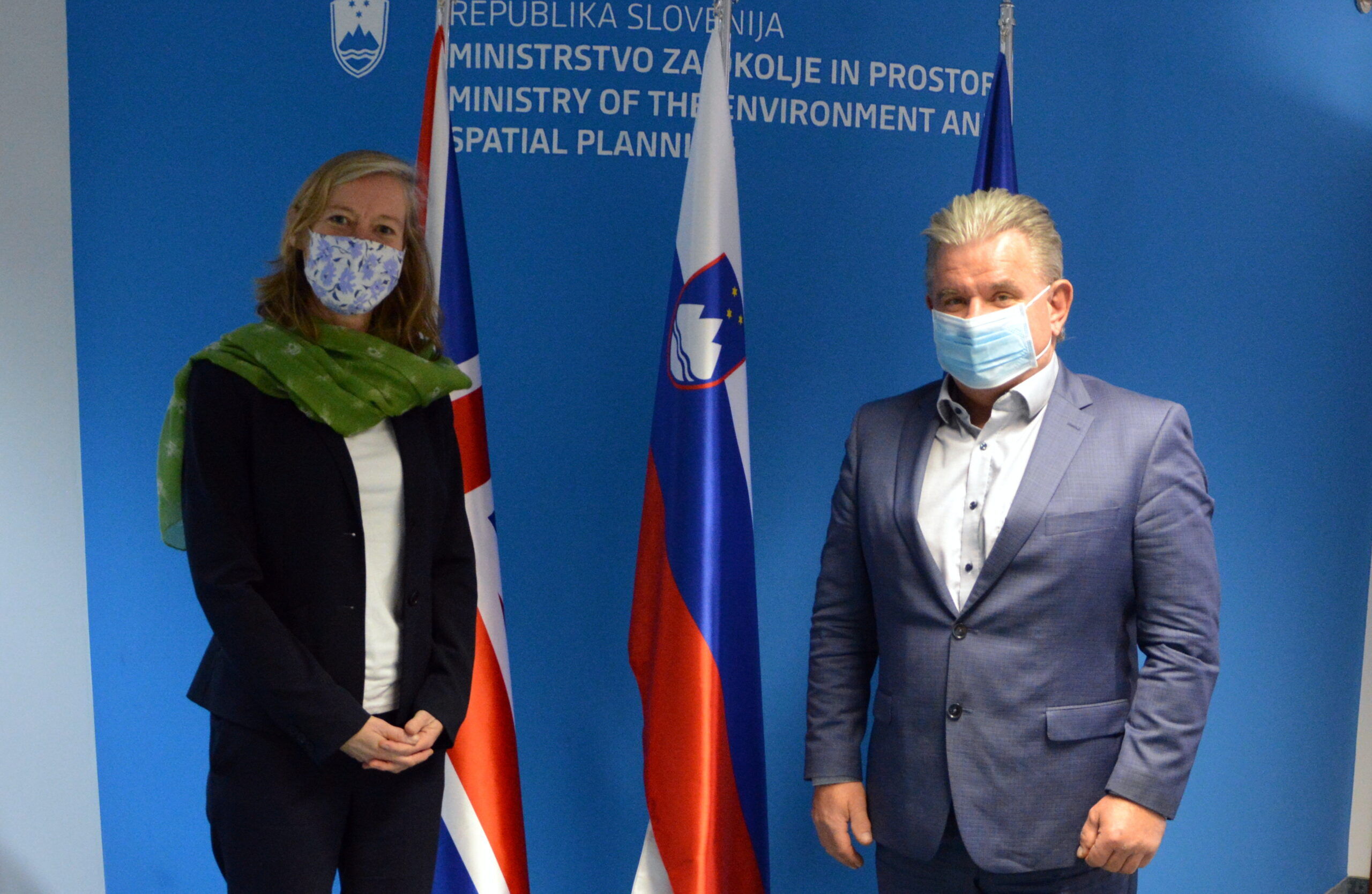 Minister mag. Andrej Vizjak in veleposlanica, nj. eksc. Tiffany Sadler | Avtor Luka Jesenšek