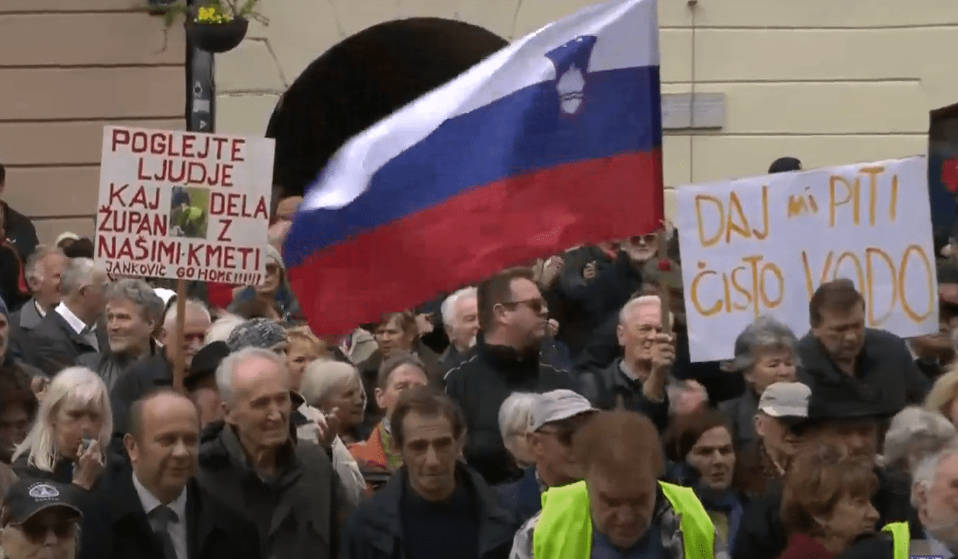 Protesti Slike Protest pred Mestno občino Ljubljana. #Slike #video - e-Maribor